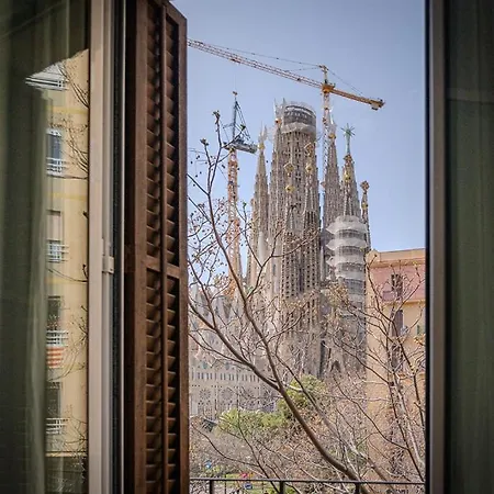 U-nique Sagrada Familia Ii * Barcelona
