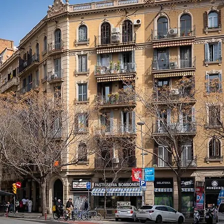 U-nique Sagrada Familia Ii