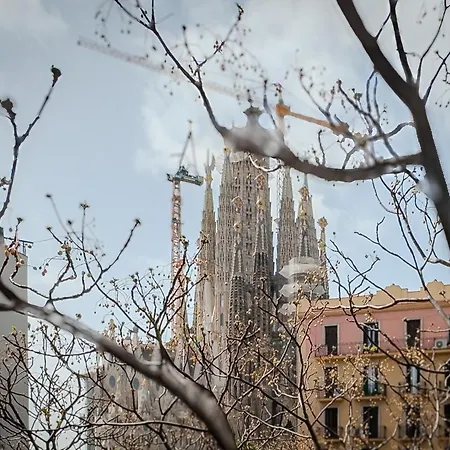 U-nique Sagrada Familia Ii * Barcelona